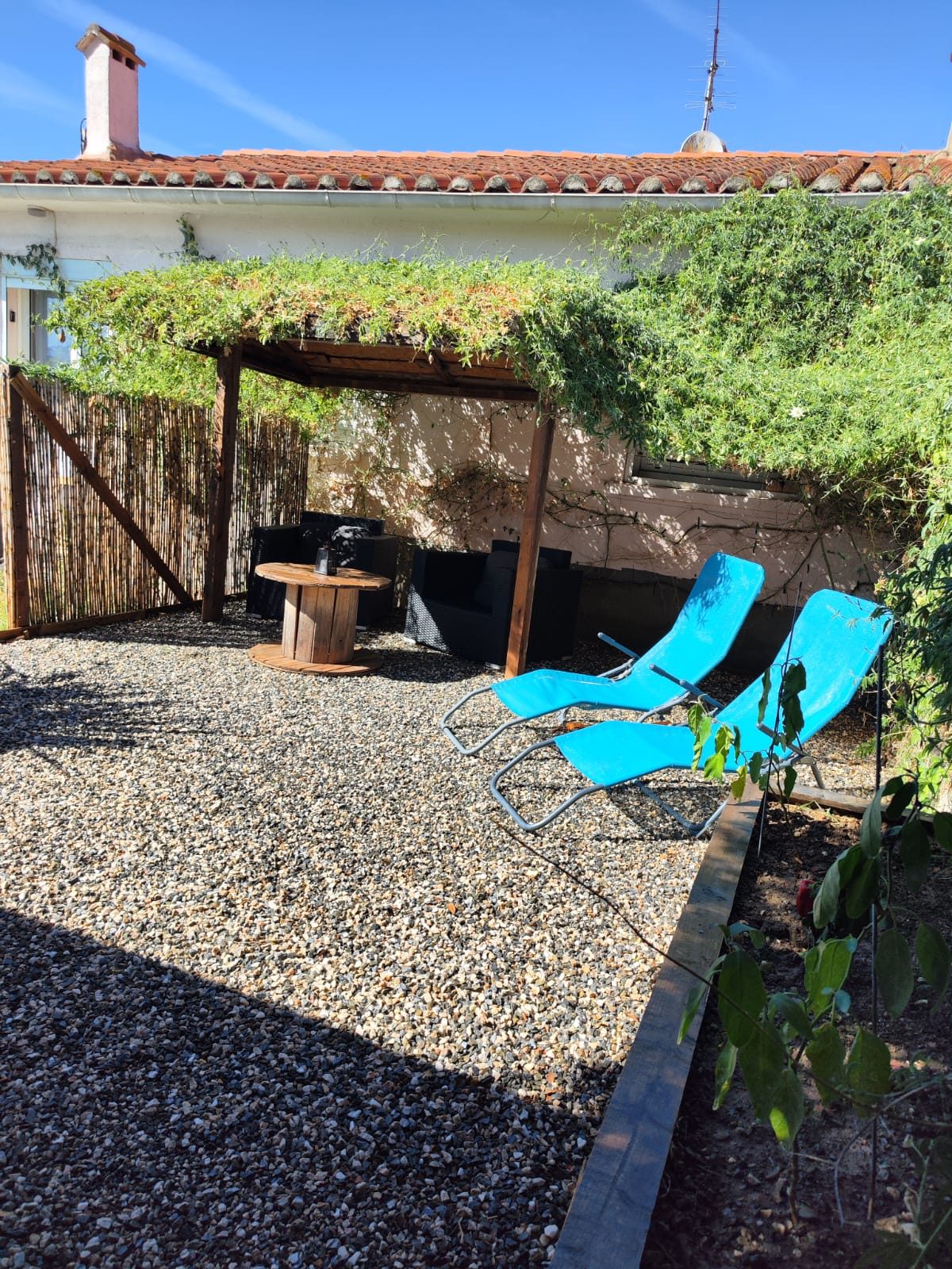 Session jacuzzi en soirée avec éclairages - L'Antre de l'Ours Bages